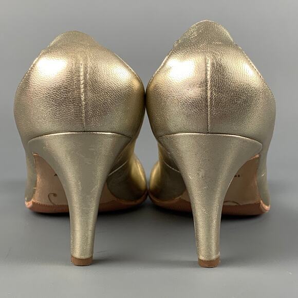ROGER VIVIER Size 6 Gold Leather Pumps - Picture 5 of 7